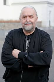 Jaroslav Čechura v knihovně 1